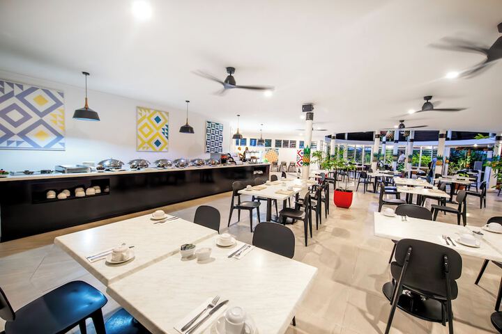 Dining Photos