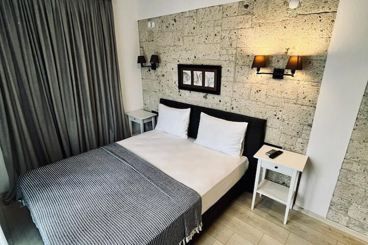 Room 10 of 30