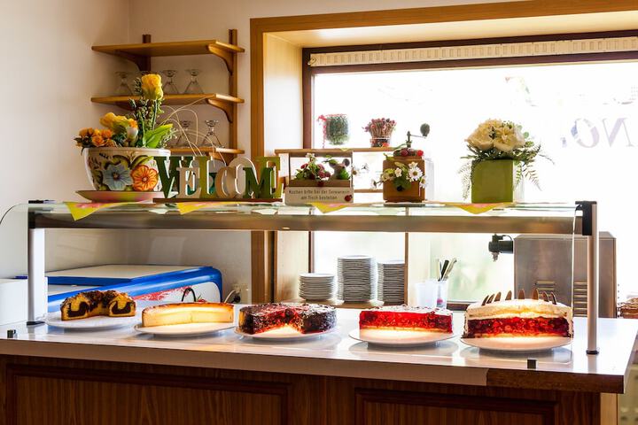 Breakfast/Coffee Service 13 of 21