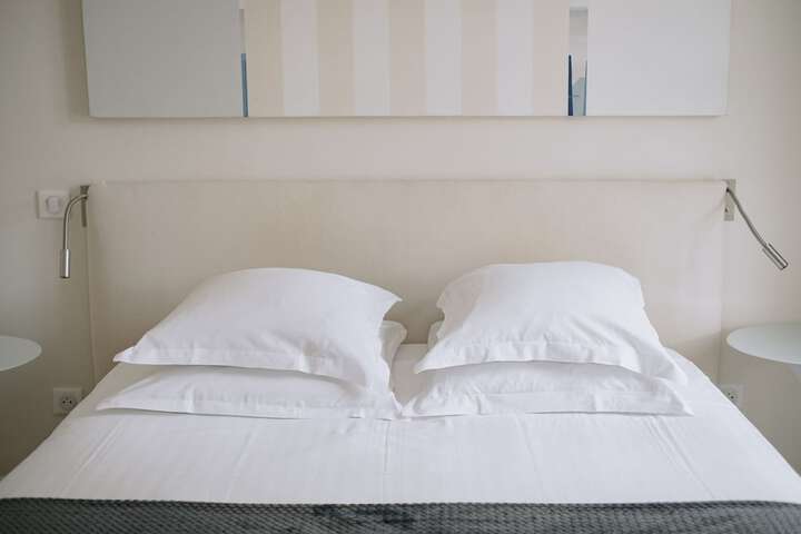 Room 2 of 34