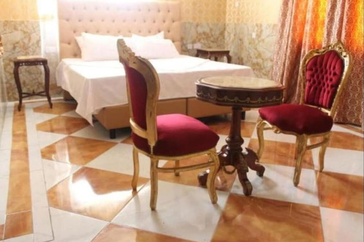 Room 30 of 61