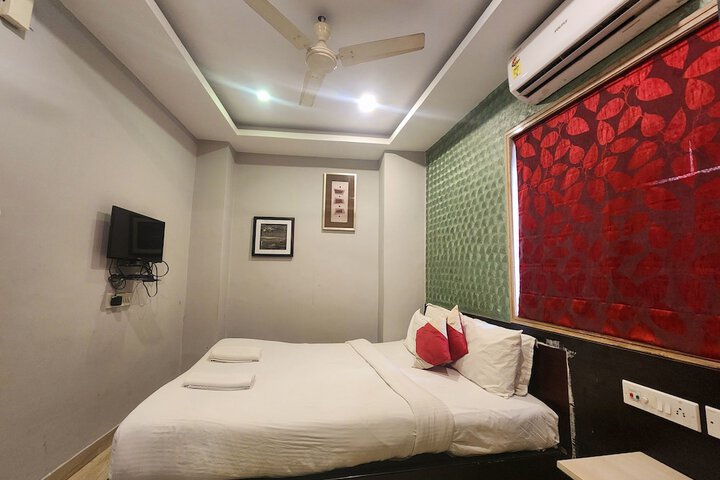 Room 6 of 30