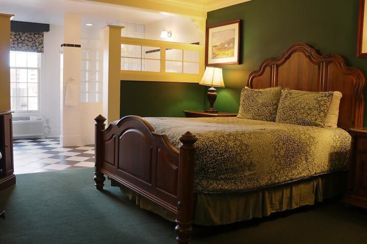 Room 9 of 39