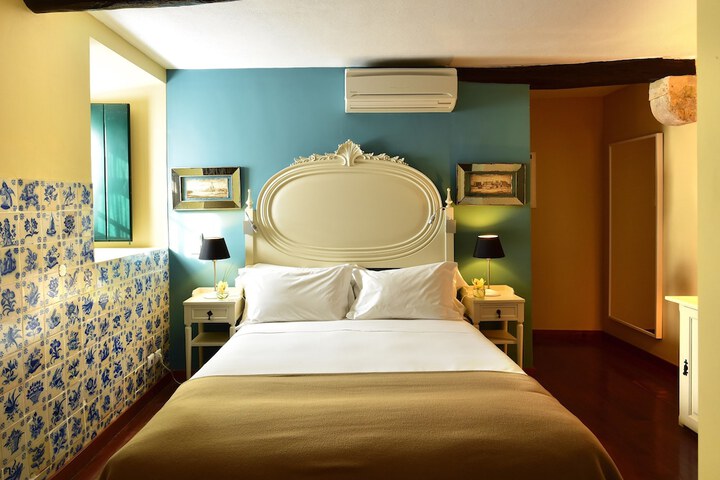 Room 34 of 52