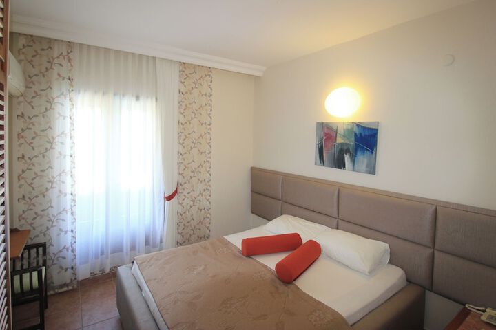 Room 10 of 63
