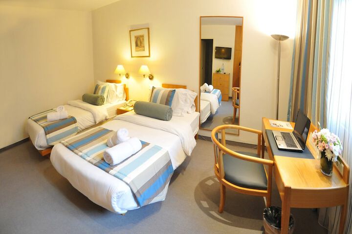 Room 13 of 99