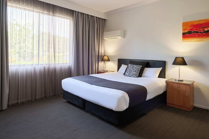 Room 9 of 25
