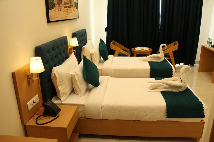 Room 14 of 25