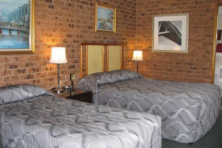 Room 4 of 30