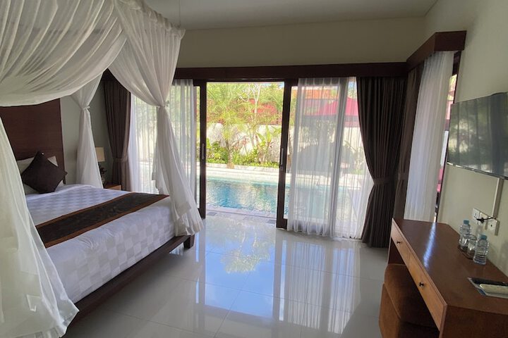 Room 9 of 47