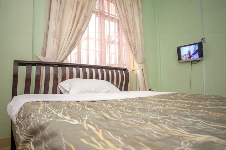 Room 12 of 38