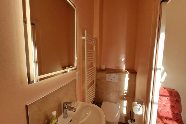 Room 45 of 68