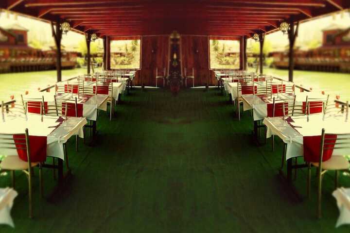 Dining 7 of 13