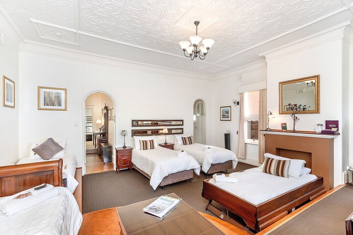 Room 5 of 42