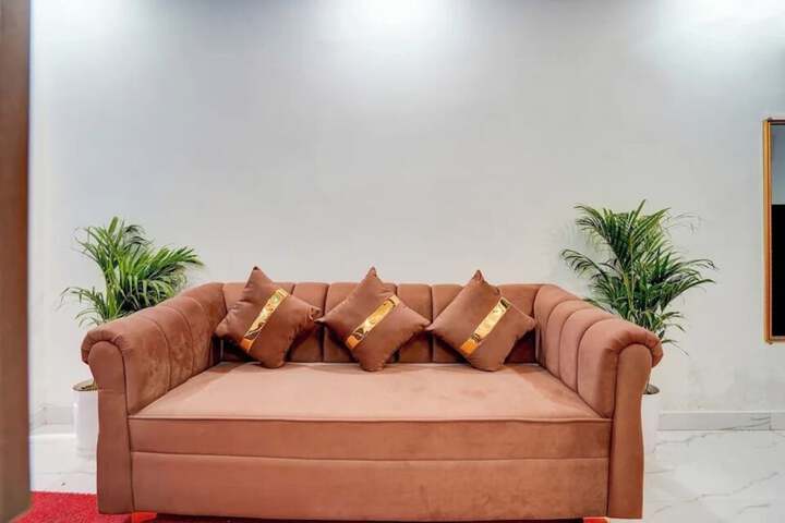 Room 12 of 15