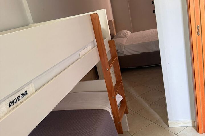 Room 17 of 51