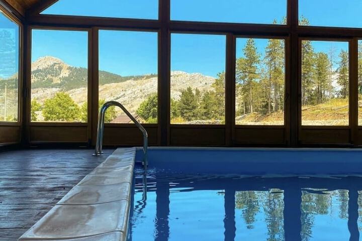 Pool 65 of 109