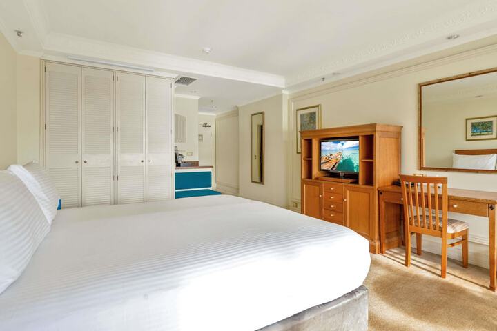 Room 52 of 161