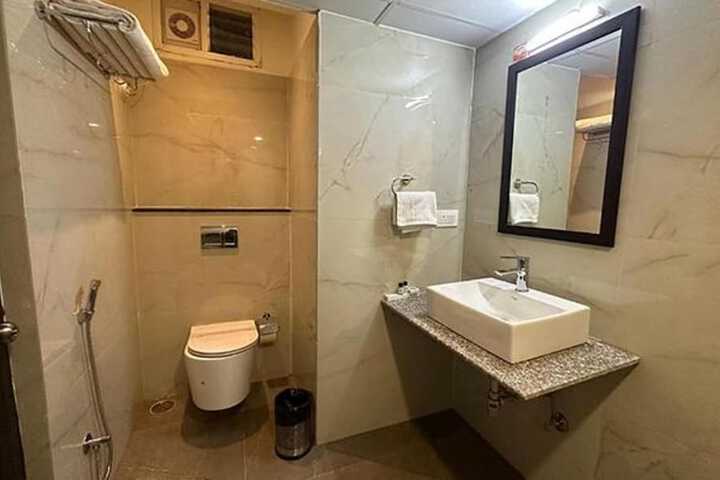 Room 18 of 21