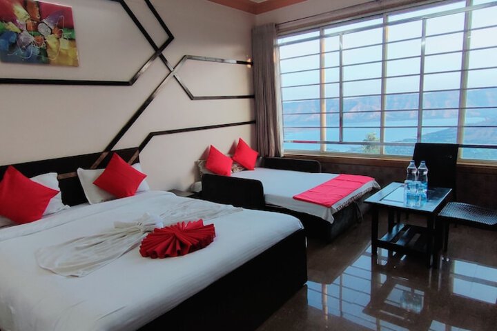 Room 4 of 44