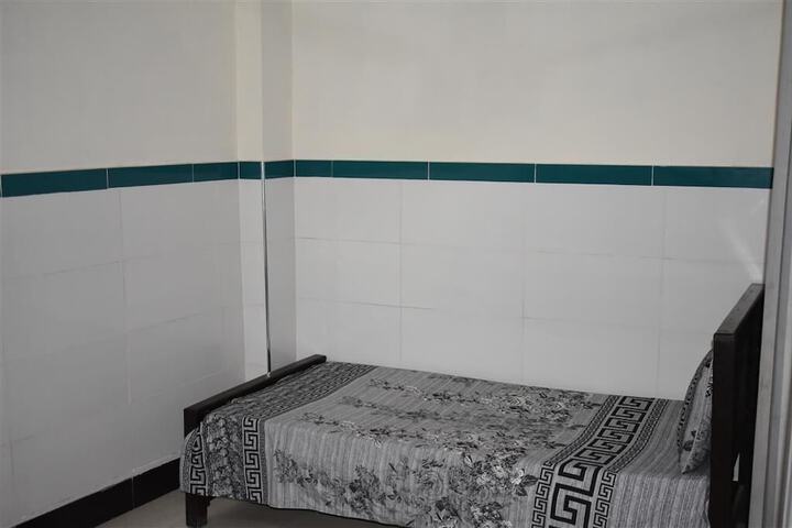 Room 3 of 7