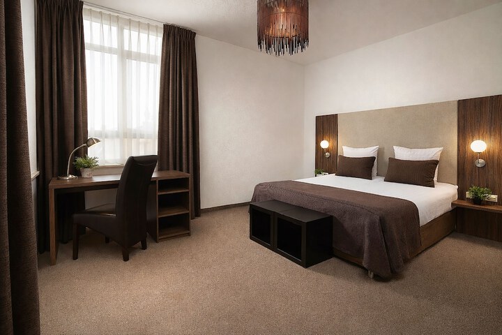 Room 11 of 27