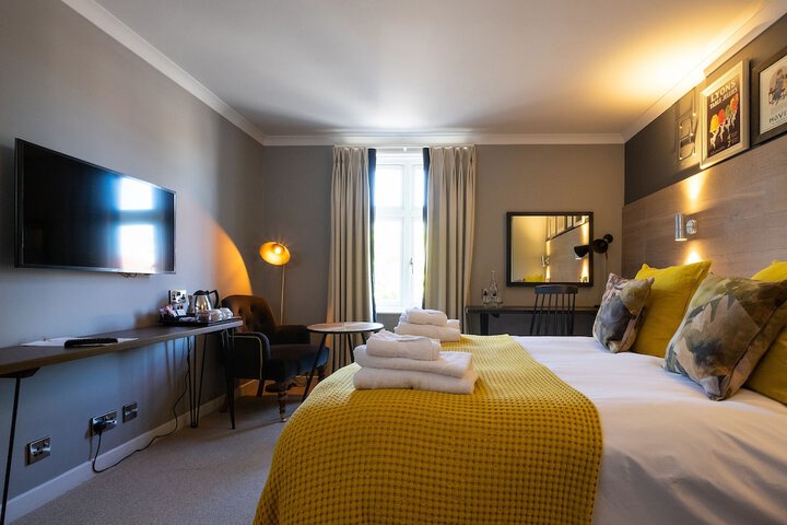 Room 3 of 43