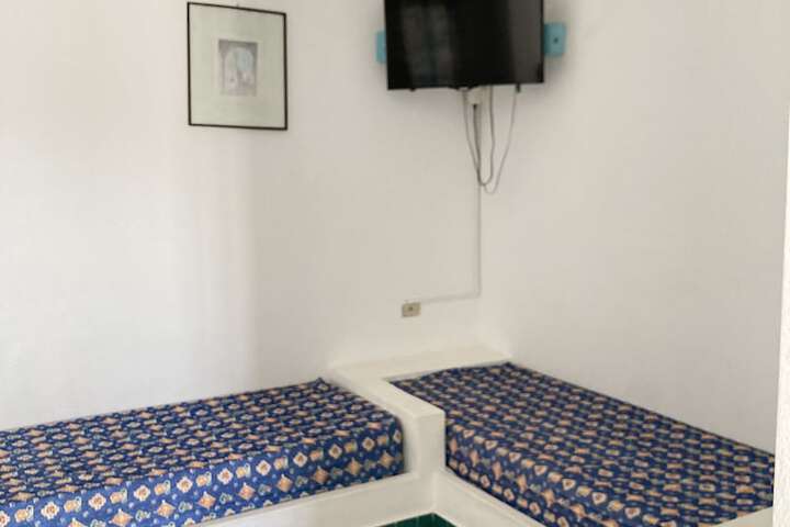 Room 6 of 26
