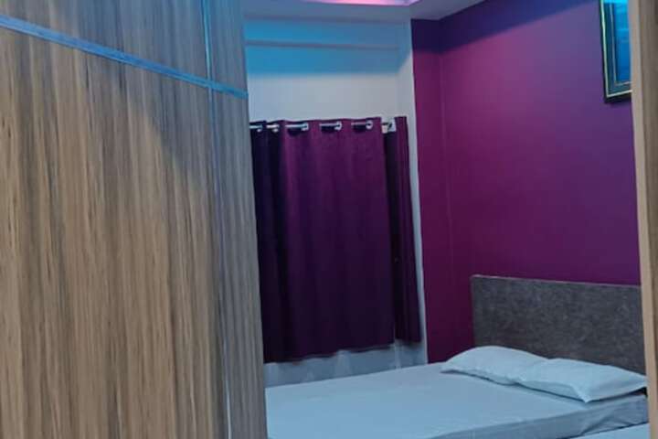 Room 19 of 28