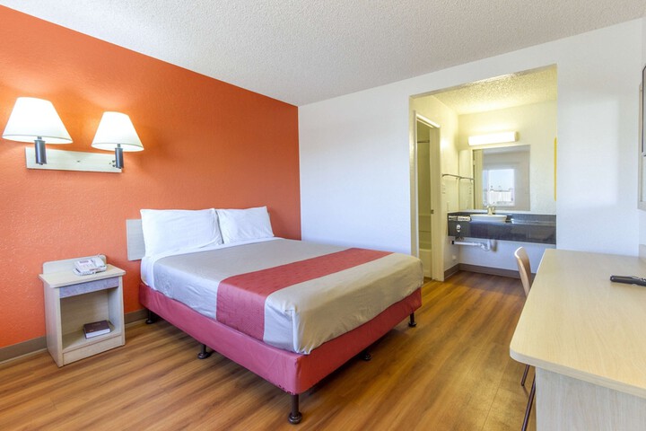 Room 5 of 27