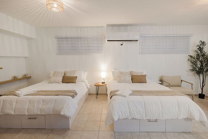 Room 10 of 34