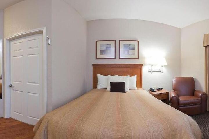 Room 12 of 28