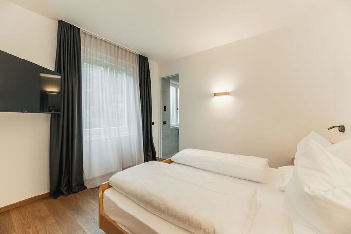 Room 20 of 99