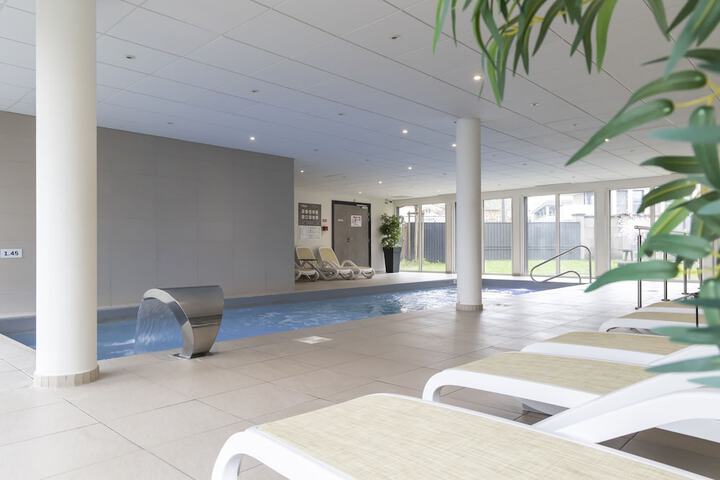 Hotel with Pool