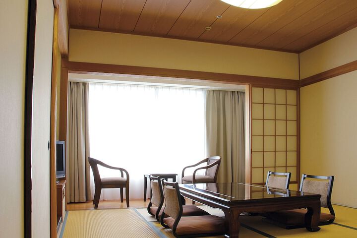 Room 27 of 203