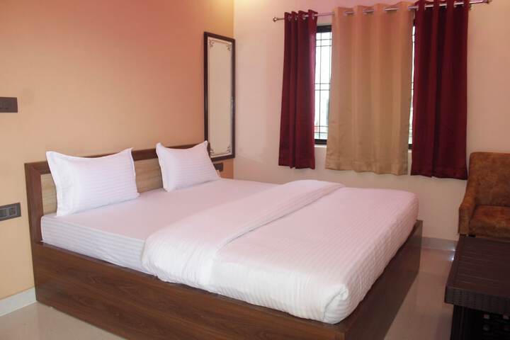 Room 7 of 14