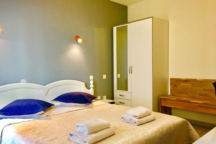 Room 2 of 12