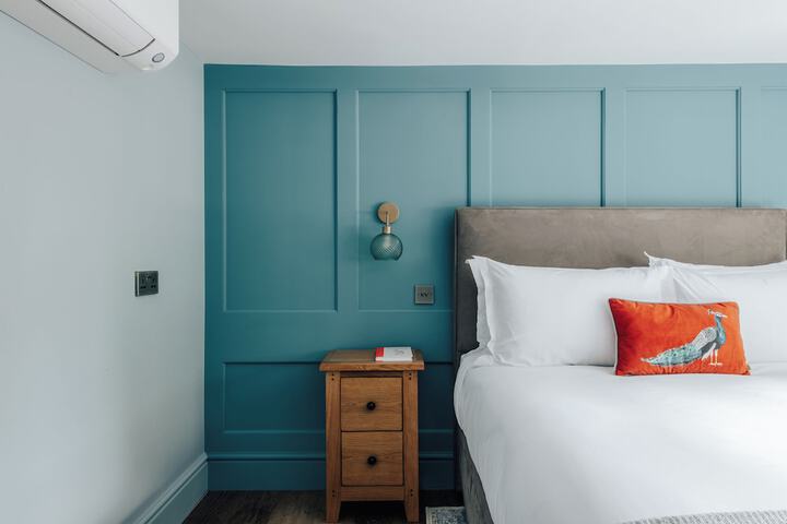 Room 42 of 160