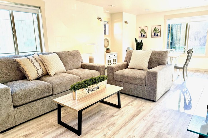 Lounge 265 of 426