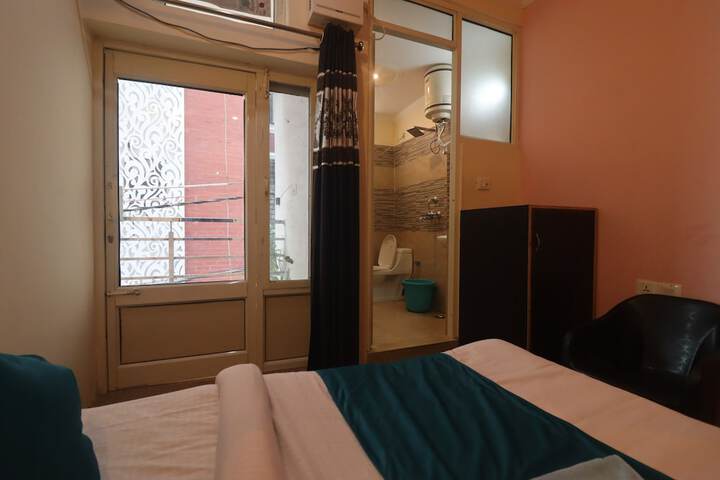 Room 10 of 46