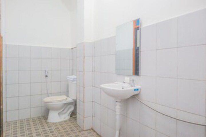 Room 6 of 37