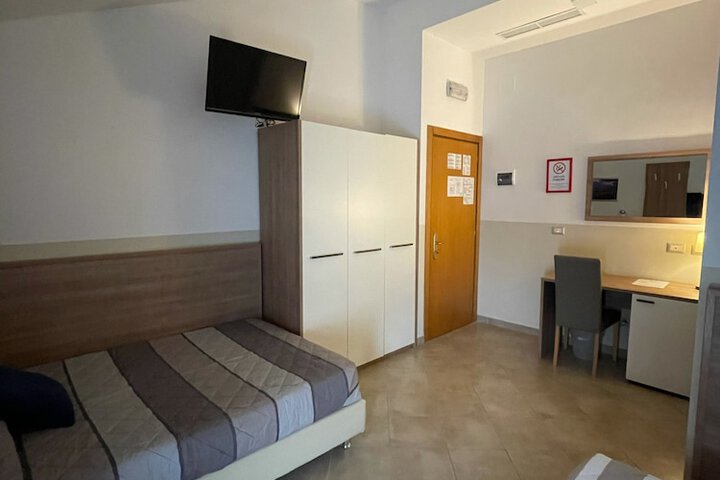 Room 8 of 35
