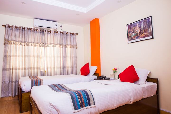 Room 8 of 40