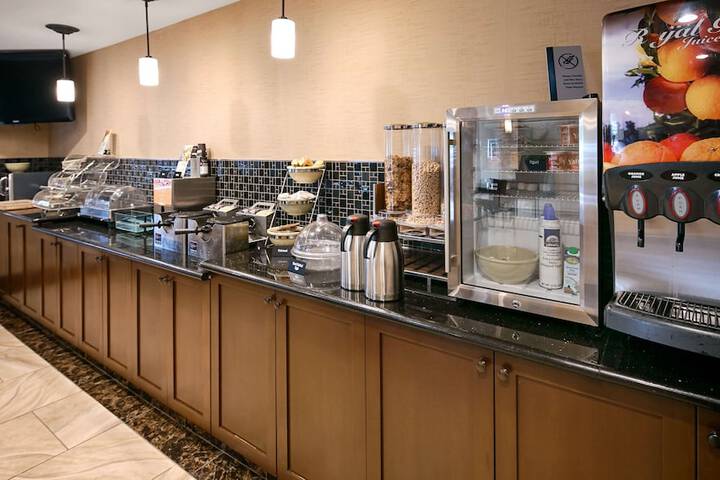 Breakfast/Coffee Service 37 of 42