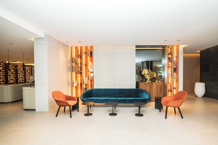 Hotel Interior 6 of 43
