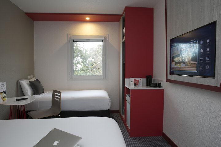 Room 3 of 59