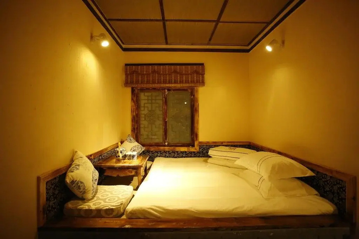 Room 3 of 16