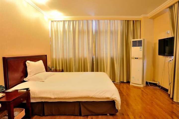 Room 9 of 72