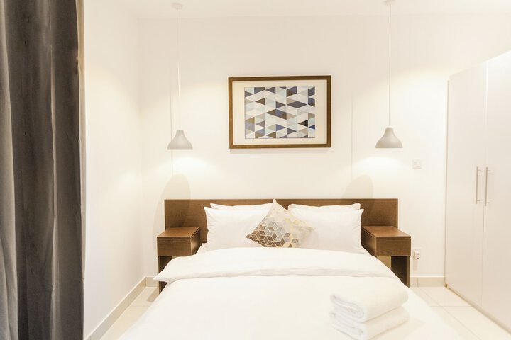 Room 9 of 87