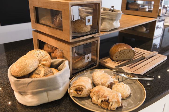 Breakfast/Coffee Service 24 of 42
